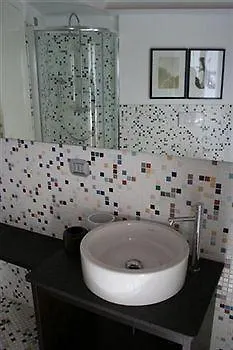 Nene-il Vicolo And 4*